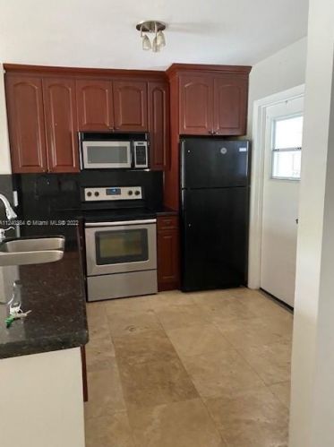 608 2nd St, Dania Beach, FL 33004-3351