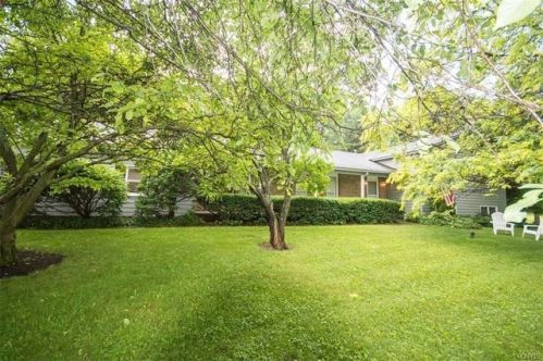 8789 Horseshoe Ln, Chittenango, NY 13037-9614