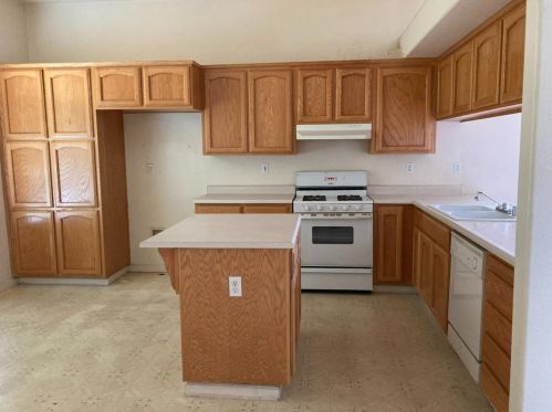 5936 Chancellor Way, Riverbank, CA 95367-9676