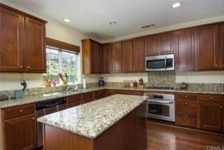 33909 Galleron St, Temecula CA  92592-5572 exterior