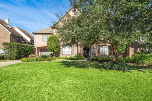 4912 Willow St, Bellaire, TX 77401-4418