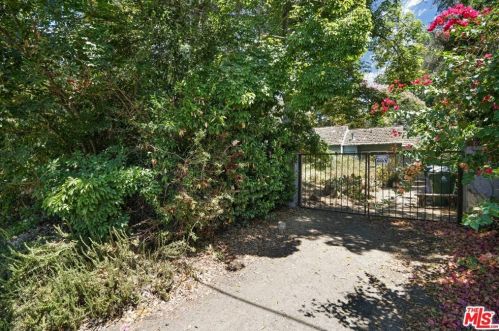 4950 Bluebell Ave, North Hollywood, CA 91607-2902