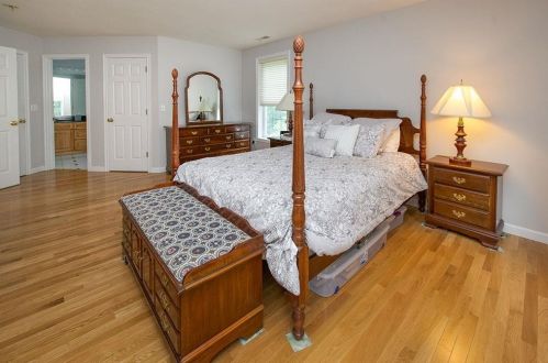 15 Coventry Ln, Salem NH 03079-1369 exterior