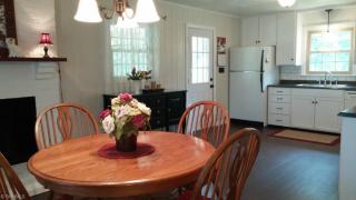 4510 Camellia Ln, Walkertown, NC 27051-9523