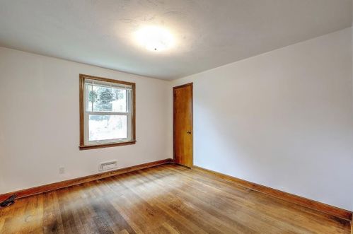 44 Rosemont Ave, Cumberland RI  02864-7519 exterior