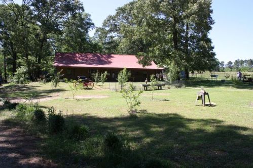 224 Feemster Rd, Nashville, AR 71852-7518