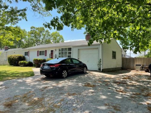 143 Edman St, Warwick, RI 02886-1926