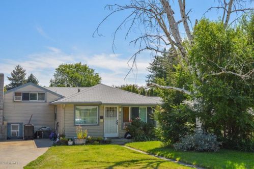 807 26th Ave, Yakima, WA 98902-1713