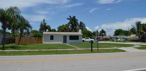 2301 Clubhouse Dr, West Palm Beach, FL 33409-6233