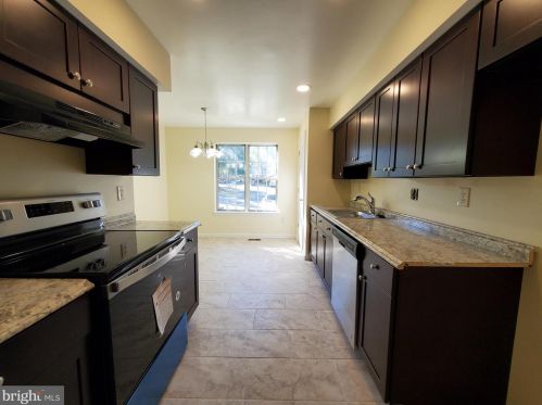 2928 Marsala Ct, Woodbridge VA  22192-1620 exterior