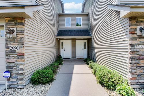2690 County Road H2, Saint Paul, MN 55112-6255