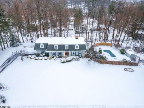 7 Rolling Hill Rd, Bernardsville, NJ 07924-1814