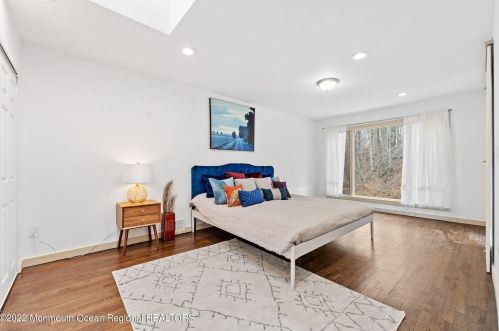 10 Mt Dr, Holmdel Village NJ  07733-1332 exterior