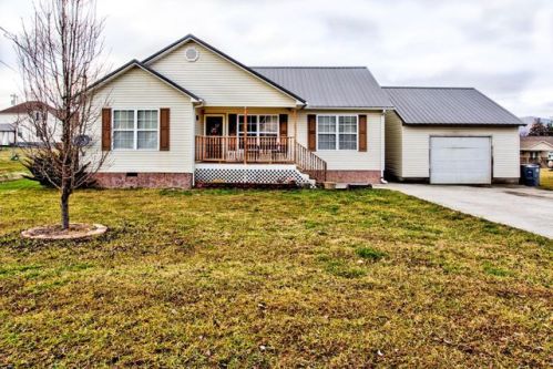 442 Clover Cir, Jacksboro TN  37757-4646 exterior