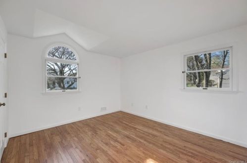 2856 Brookfield Dr, Yorktown Hgts NY  10598-2402 exterior
