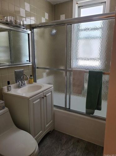 2879 Dill Pl, Bronx NY  10465-2419 exterior