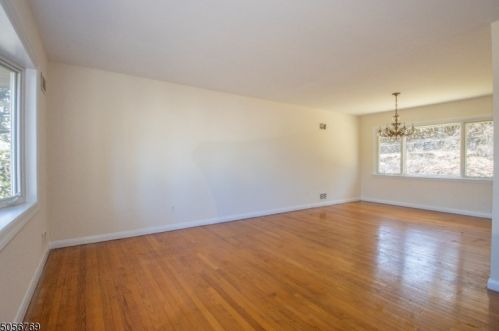 668 Long Hill Rd, Little Falls NJ  07424-2047 exterior