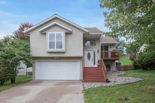1779 Park Ridge Dr, Iowa City, IA 52241-2741