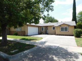 4233 9th St, Fresno, CA 93726-3636