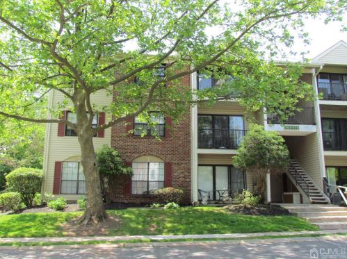 270 Hampshire Ct, Piscataway, NJ 08854-6243
