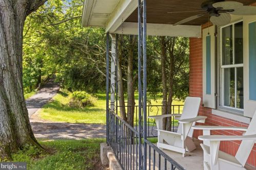 1711 Canal Ln, Upper Black Eddy PA  18972-9755 exterior