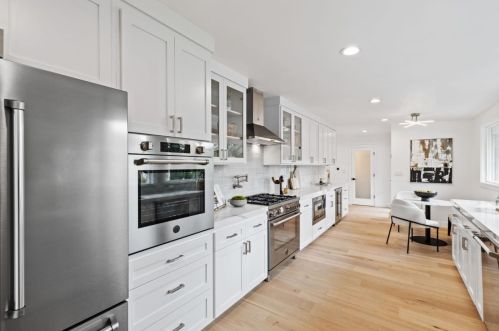 813 Lakeview Way, Redwood City CA  94062-3412 exterior