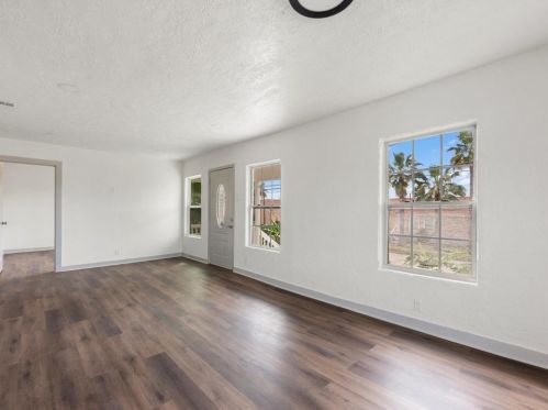 2202 67 St, Galveston TX 77551-1583 exterior