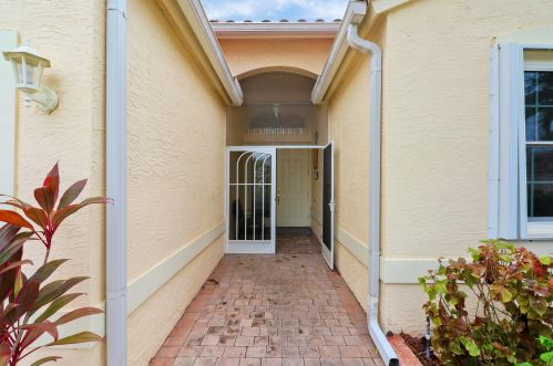 364 Sunview Way, Port Saint Lucie FL  34986-2900 exterior