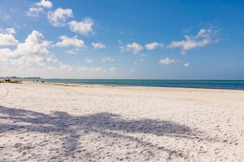 2945 Estero Blvd, Fort Myers Beach FL  33931-3542 exterior