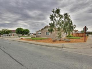 275 Kane Dr, Hollister, CA 95023-3113