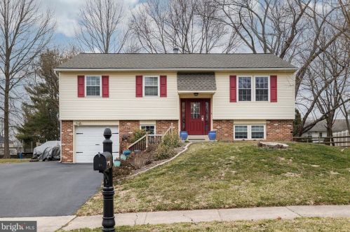 10 Wampenog Cir, Limerick, PA 19468-3022
