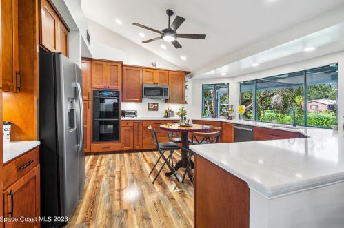 3605 Indian Riv Dr, Cocoa FL 32926-8704 exterior