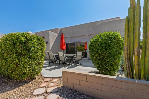 48118 Via Hermosa, La Quinta CA  92253-2227 exterior