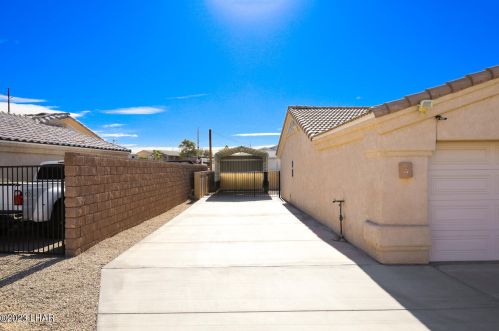 2070 Felicidad Dr, Lake Havasu City, AZ 86404-1071