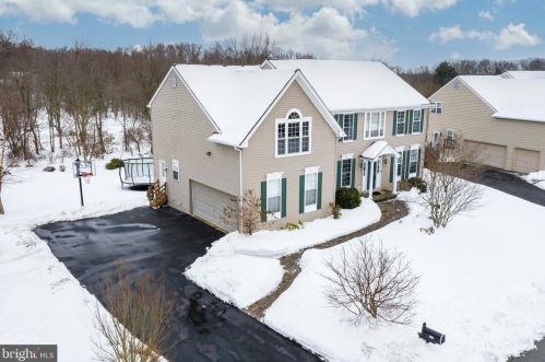 212 Montpelier Dr, Downingtown, PA 19335-1286
