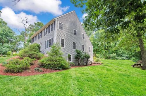 29 Farm Gate Rd, Colchester, CT 06415-2622