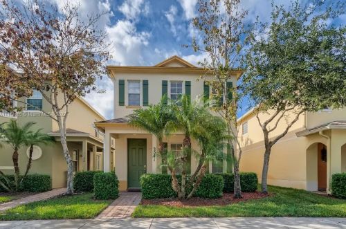 2541 Pineland Dr, Fort Pierce, FL 34952-8046