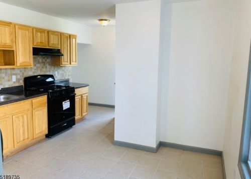 54 2 St, Newark NJ 07107-3106 exterior