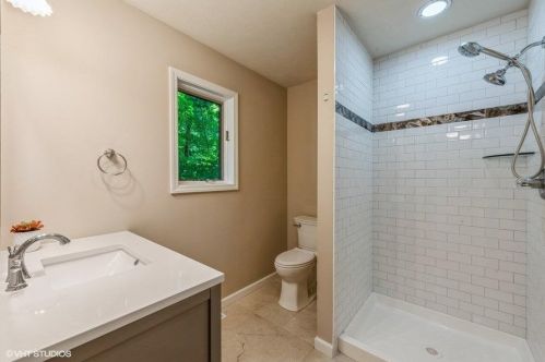 1404 Bartz Rd, Valpo IN  46383-6951 exterior