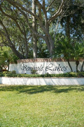 334 River Bluff Ln, West Palm Beach, FL 33411-4218