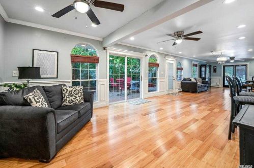 149 Rollstone Ave, West Sayville, NY 11796-1308
