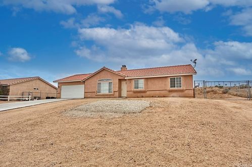 13374 2nd Ave, Victorville, CA 92395-5252