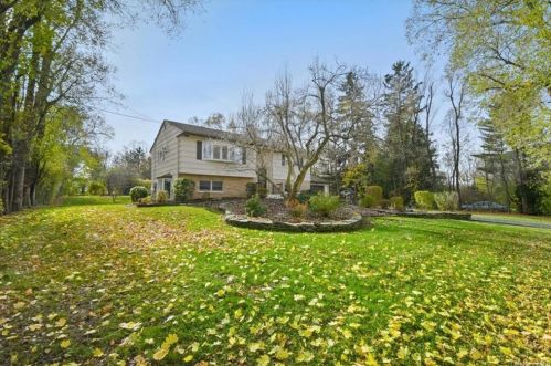 24 Marion Ave, New Hamburg, NY 12590-6034
