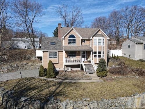 121 Meadow Rd, Providence, RI 02904-3318
