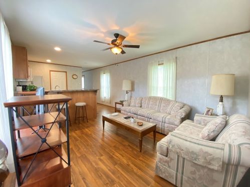 176 Cardinal Dr, Jeannette PA  15644-3191 exterior