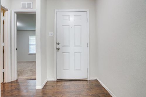 1804 Gayla Creek Dr, Oak Point, TX 75068-4994