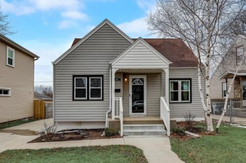 4427 Pine Ave, Milwaukee, WI 53207-5256