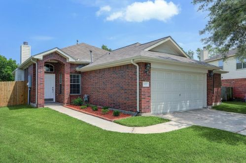402 Golden Oak Dr, Texas City, TX 77591-9277