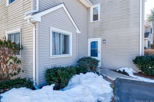 48 Bradley St, Plainville, CT 06062-1600