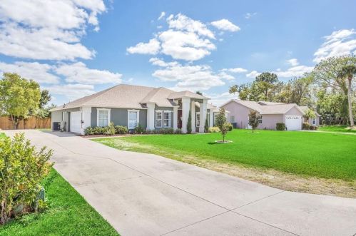 343 Lakecrest Ln, Tavares, FL 32778-2008